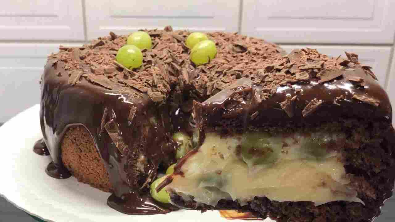 Impossível Resistir a Esse Bolo Bombom Surpresa de Uva
