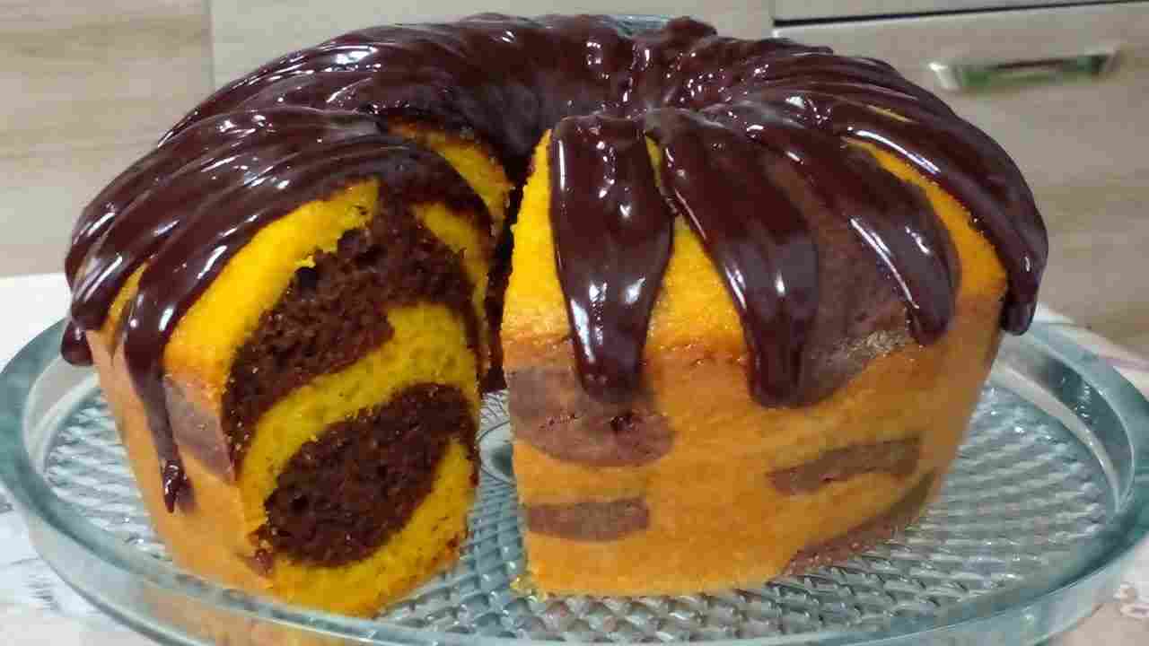 Bolo de Cenoura Mesclado de Chocolate