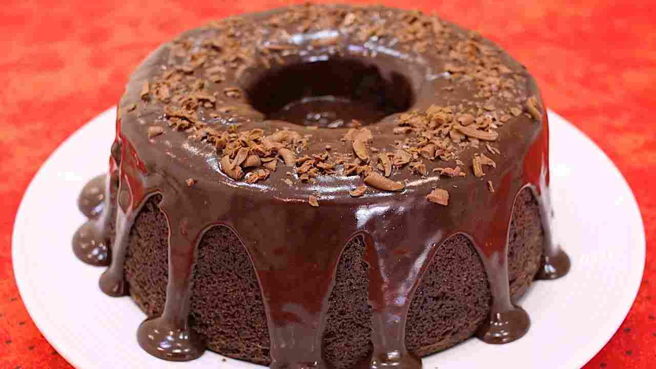 Bolo de Chocolate Chocolatudo - Bombástico - Mexeu!!! Tá Pronto!!! Sabor Incrível - Isamara Amâncio