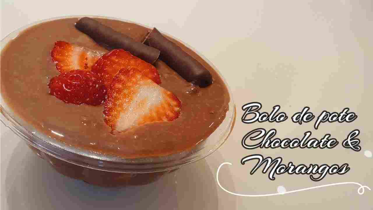 Bolo de Pote de Chocolate com Morango