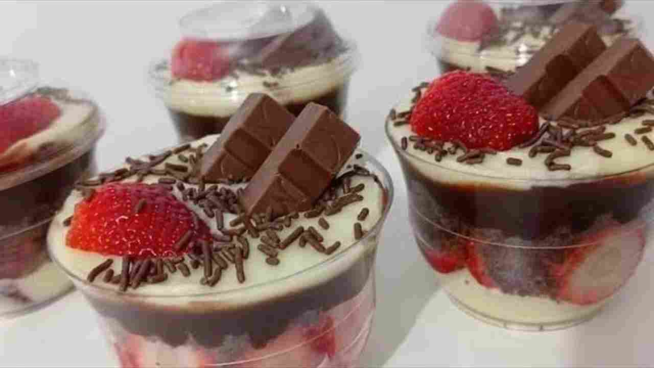 Bolo de Pote de Chocolate com Morango