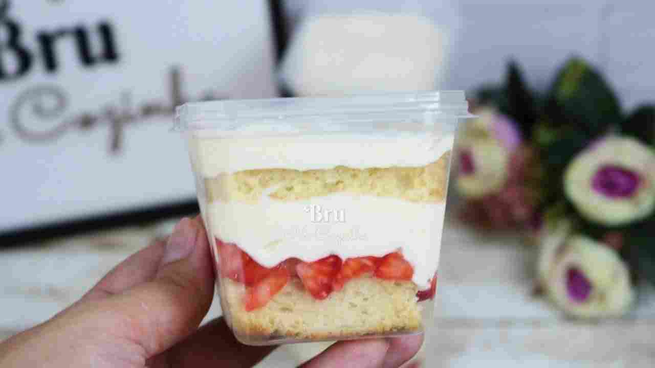 Bolo no Pote Morango com Creme Belga - Maravilhoso Bolo no Pote de Morango Bru na Cozinha