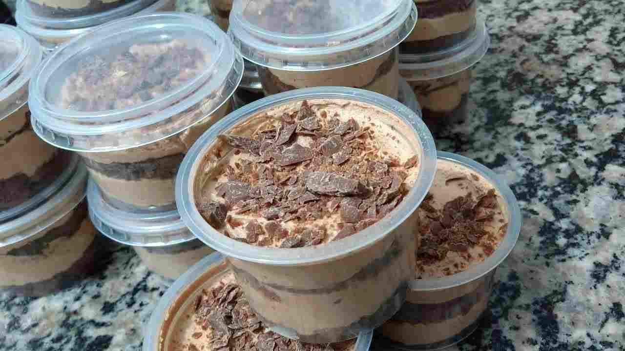 20 Bolos de Pote de Musse de Chocolate