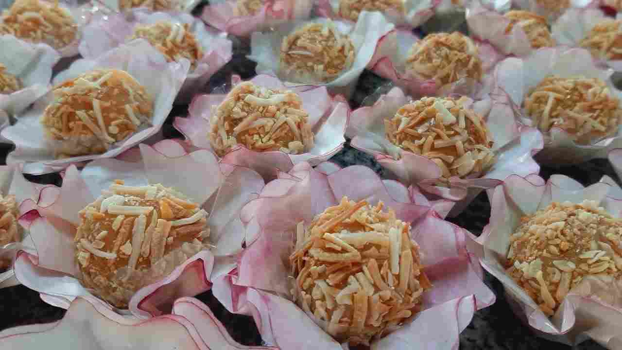 Brigadeiro de Coco Queimado com Doce de Leite - Um Docinho de Coco Queimado Simples e Delicioso