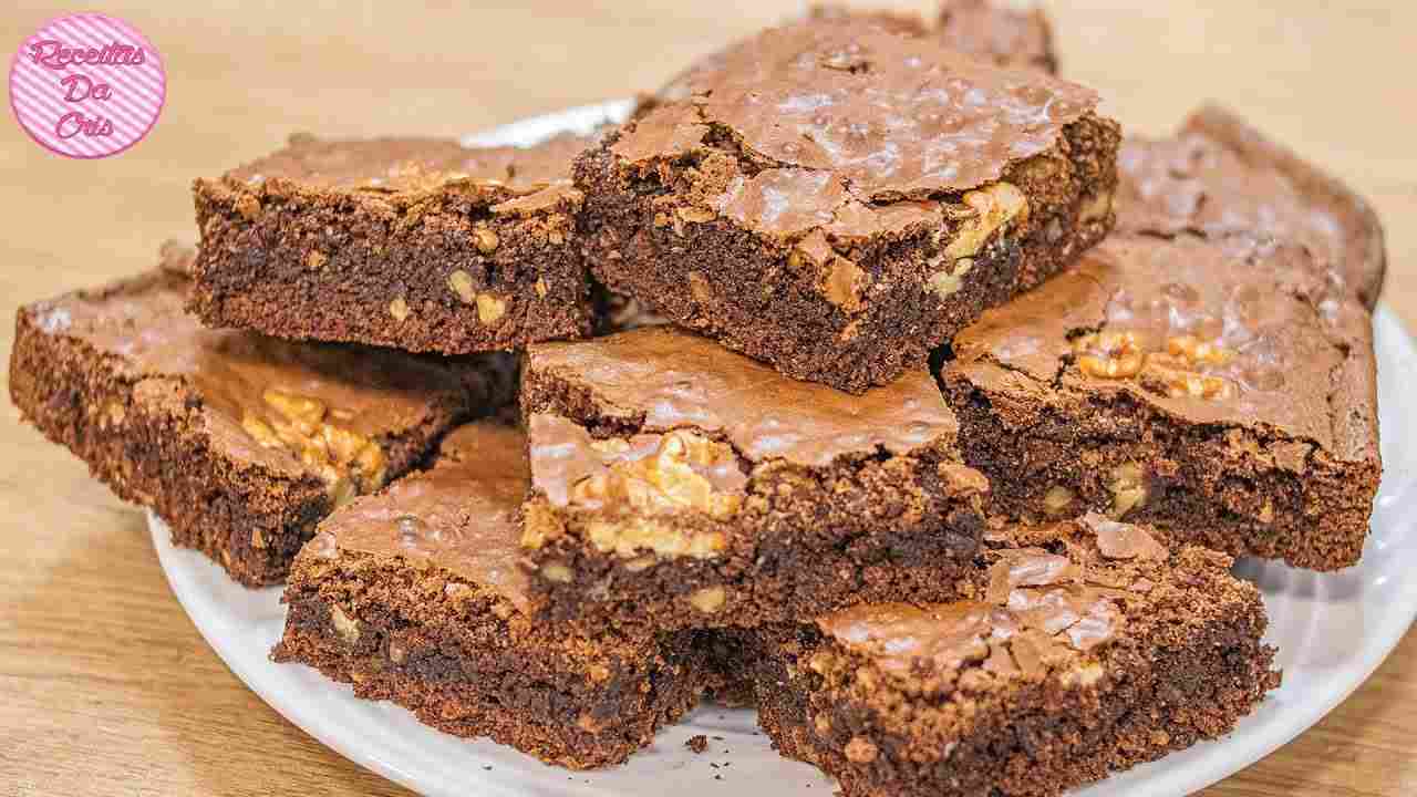 Brownie com Nozes Super - Receita Fácil e Rápido