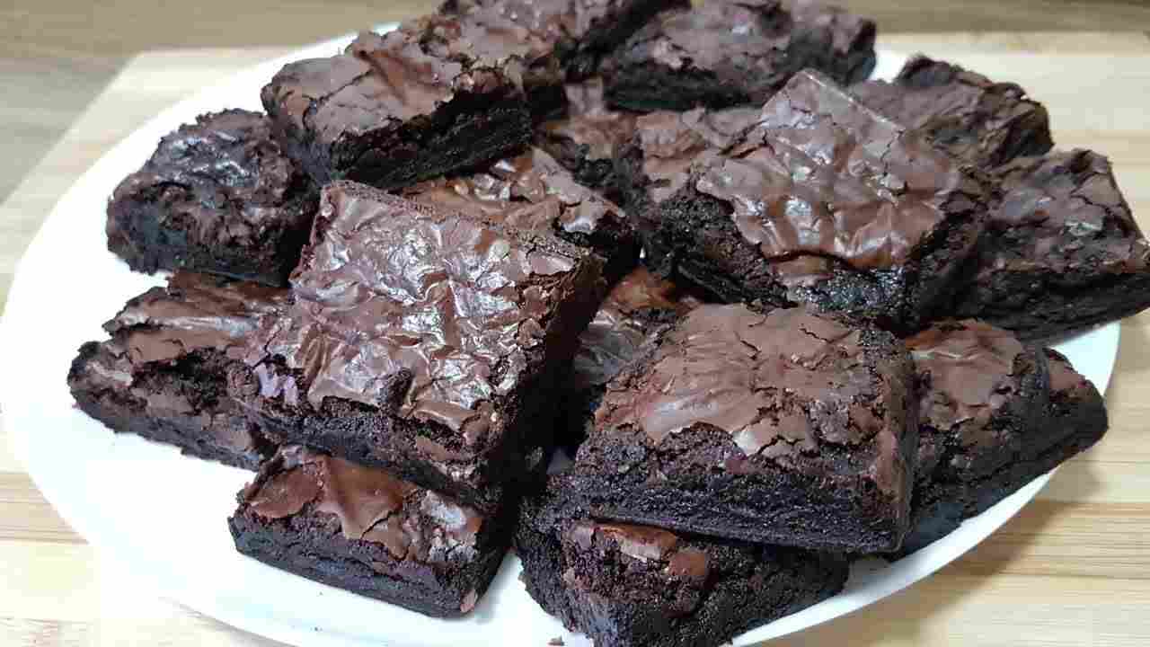 Brownie Super Gostoso Econômico - Faça e Venda Super Tasty Economical Brownie - Make And Sell