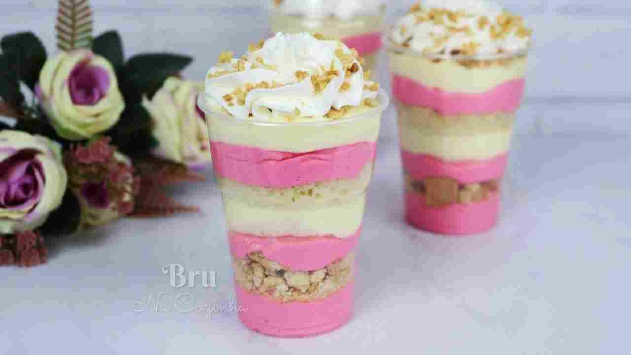 Copo da Felicidade Creme de Morango com Creme de Leite Ninho - Faça e Venda Bru na Cozinha