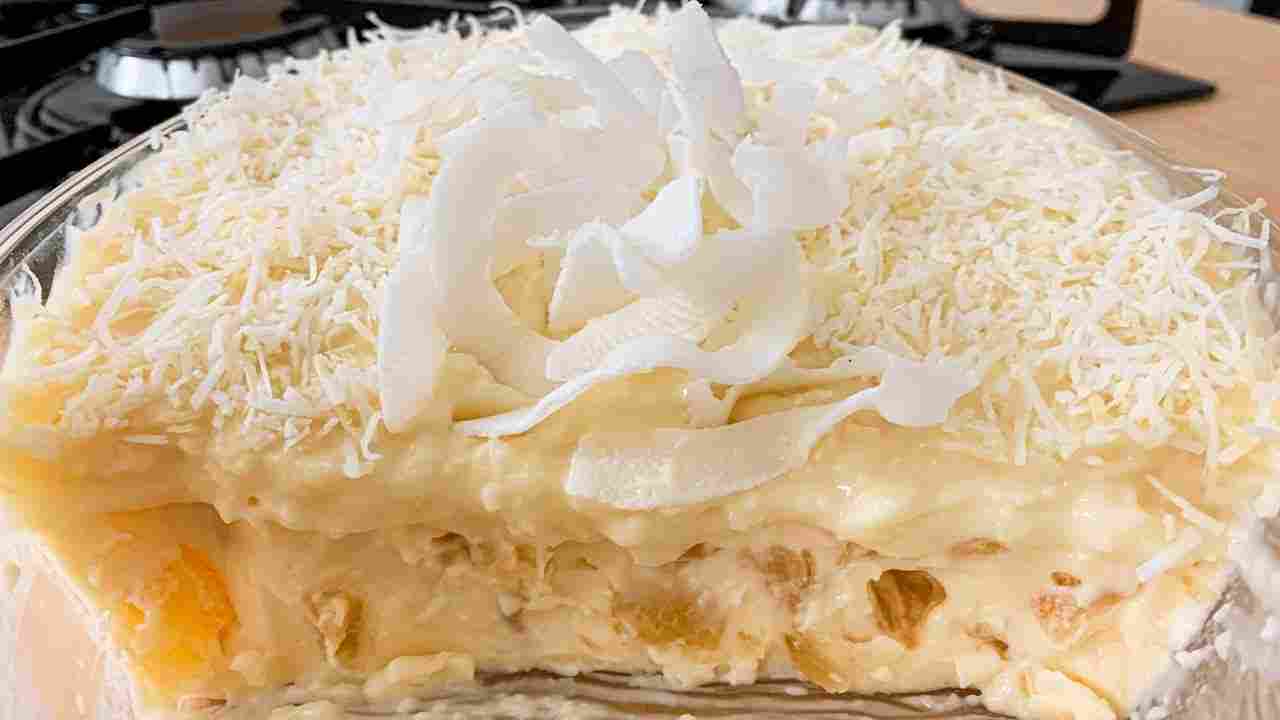 Surpreenda Todos com Essa Sobremesa Fácil e Rápida Delícia de Abacaxi com Coco Gabriel Freitas