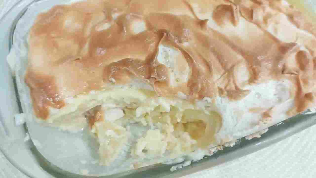 Explosão de Sabores: Sobremesa de Creme com Abacaxi e Merengue!