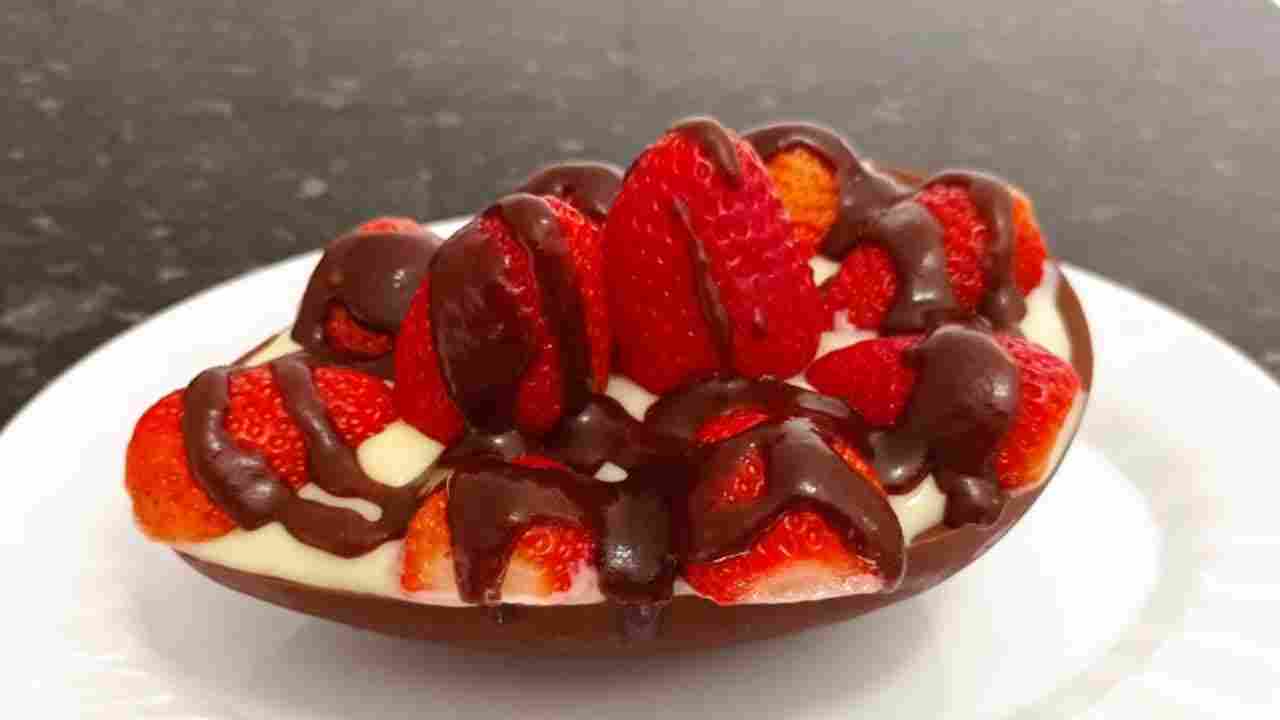 Ovo da Páscoa de Colher Bombom de Morango