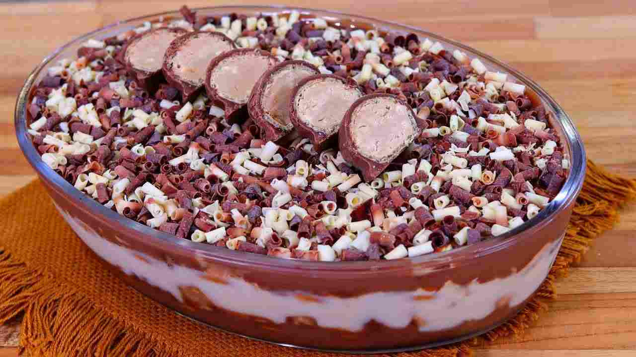 Pavê de Bombom Rápido, Fácil e Super Cremoso para o Natal! Pavê de Creme com Chocolate