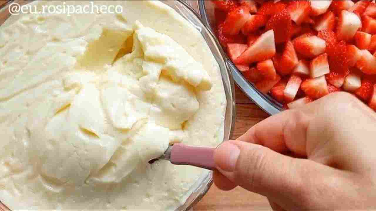 Essa Sobremesa de Morango com Ninho É um Sucesso