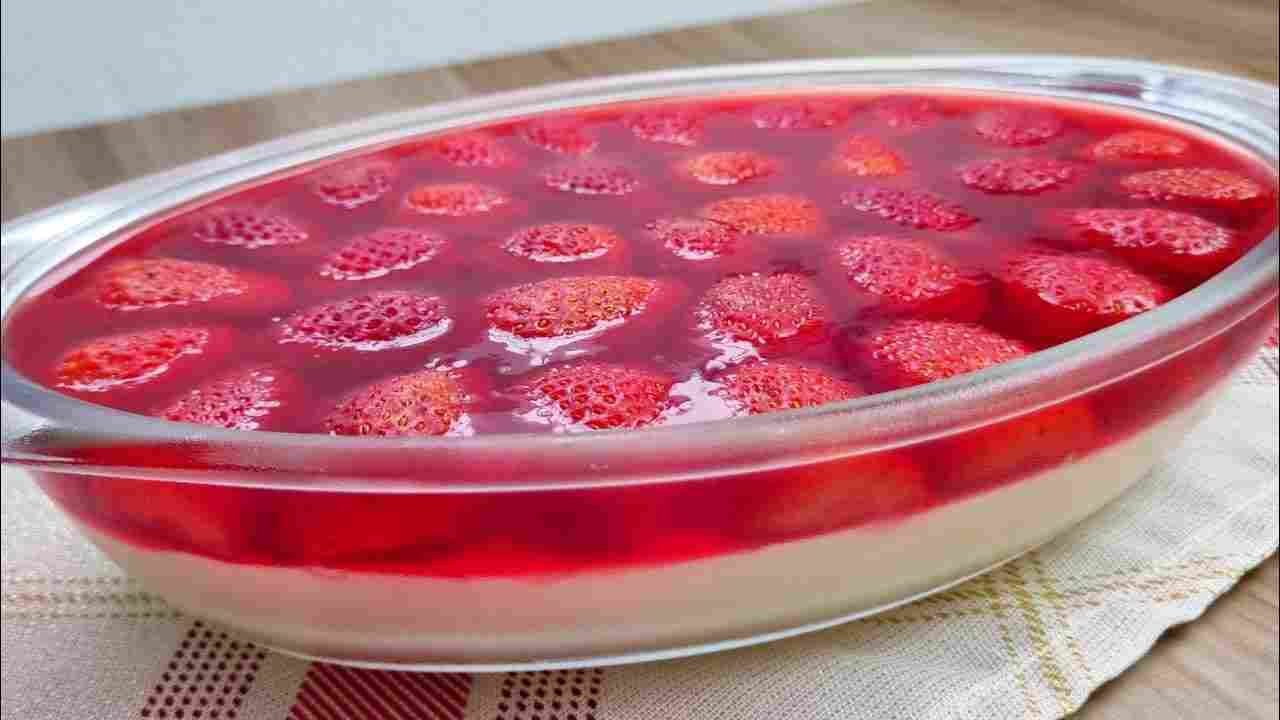 A Sobremesa Mais Fácil e Perfeita Pro Natal Delícia de Morango