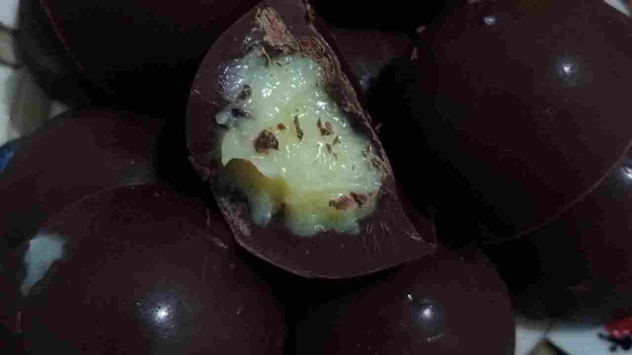 Trufas de Chocolate Meio Amargo com Recheio de Beijinho, uma Delícia
